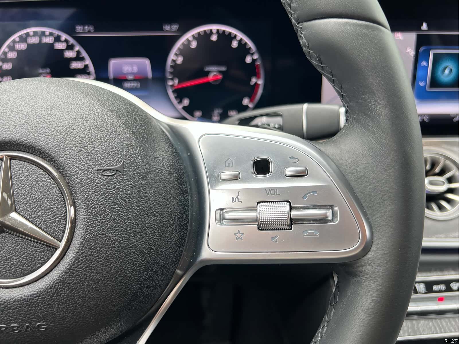 Mercedes-Benz CLS, 2019 36