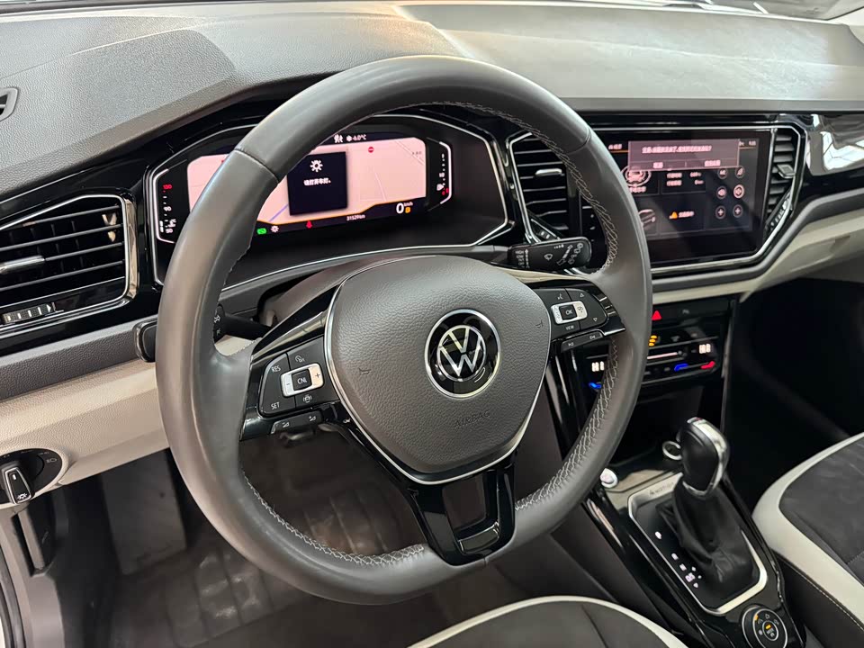Volkswagen T-ROC exploring Songs
