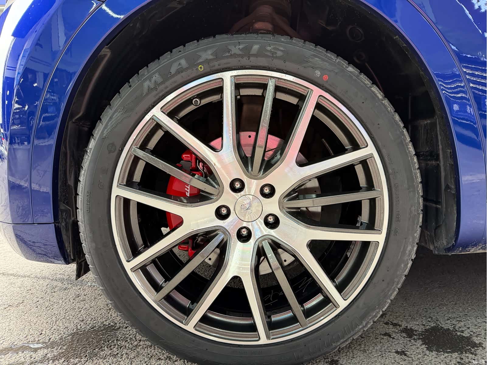 Maserati Levante, 2017 все фото
