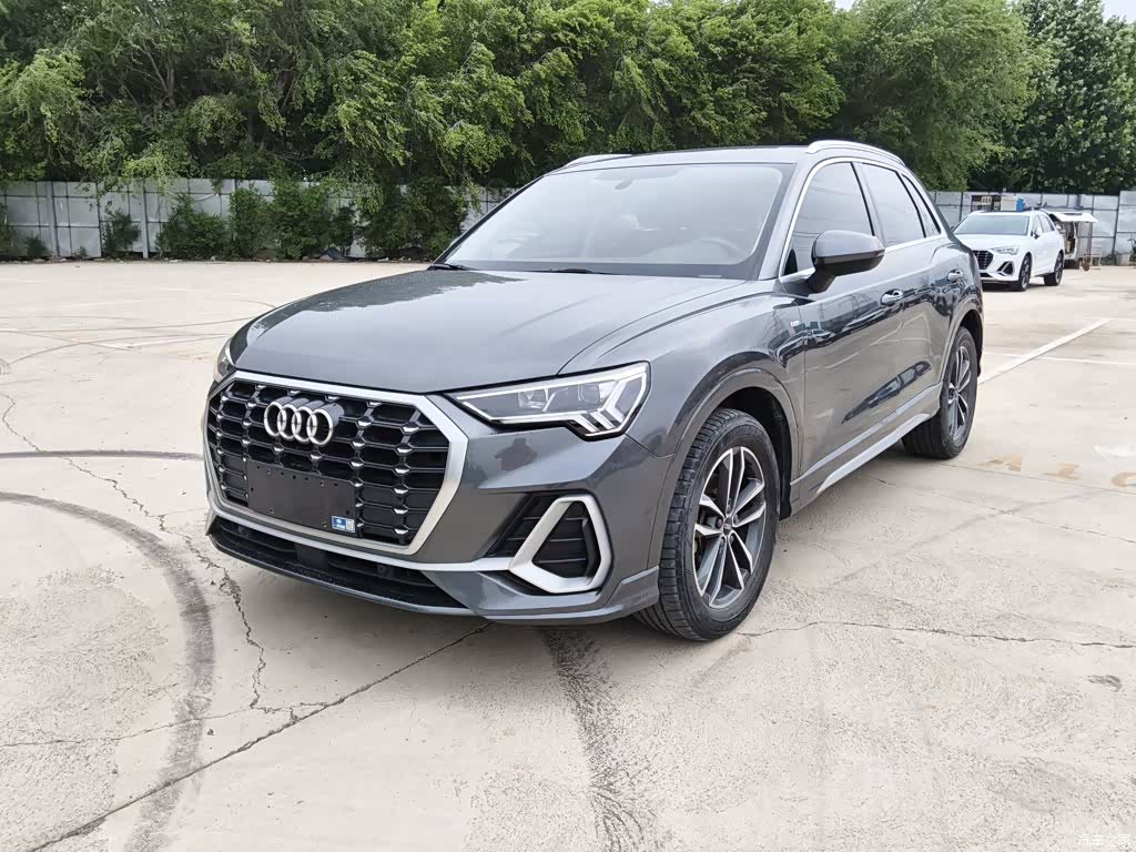 Audi Q3, 2022 2