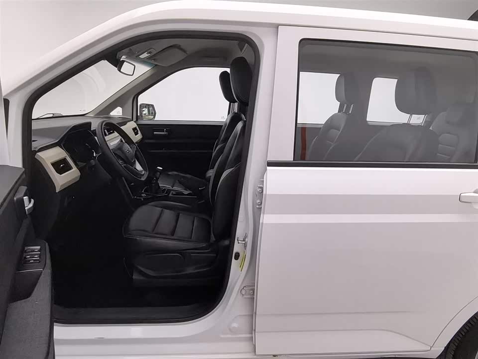 Wuling Wuling Hongguang PLUS