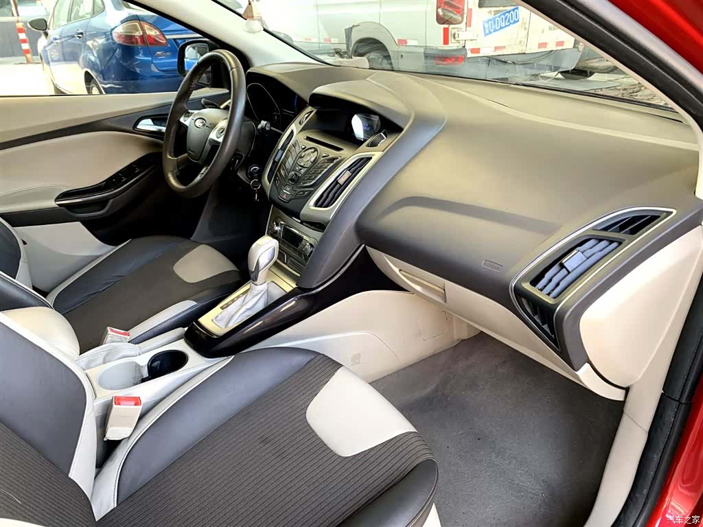 Ford Focus, 2013 13