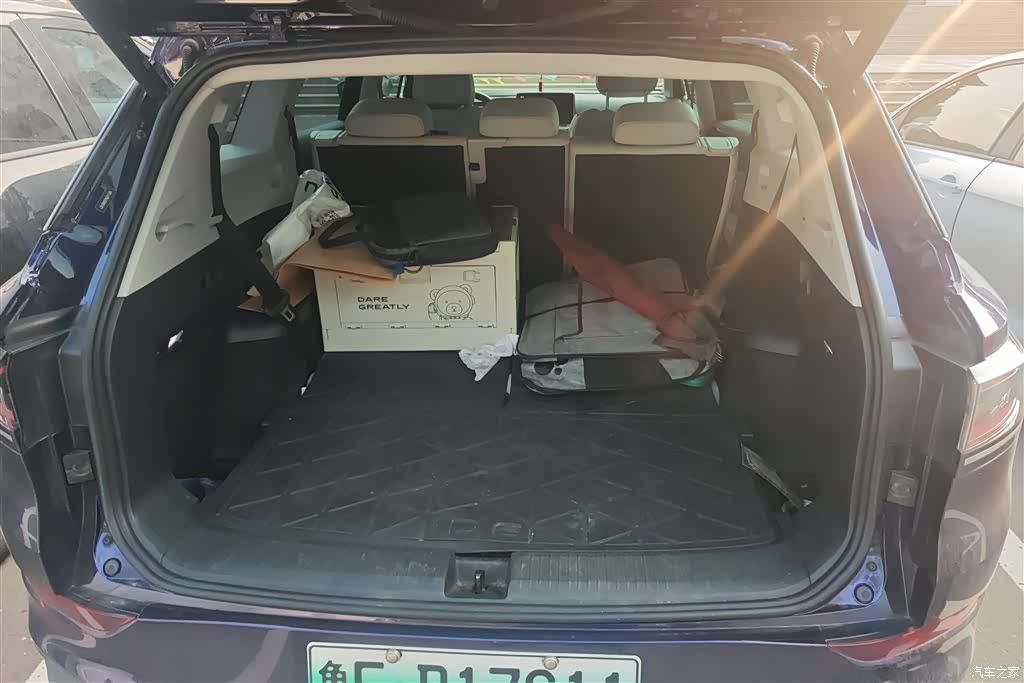 Volkswagen ID.6, 2022 4