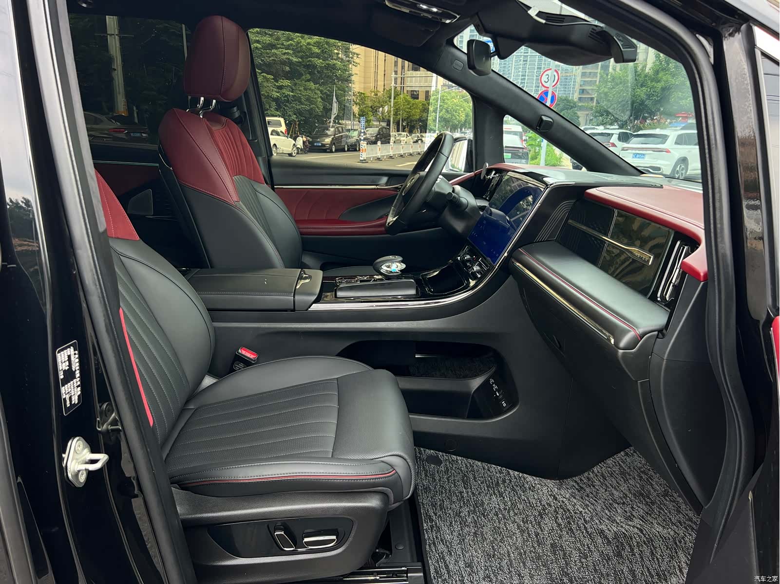 Trumpchi M8, 2023 19