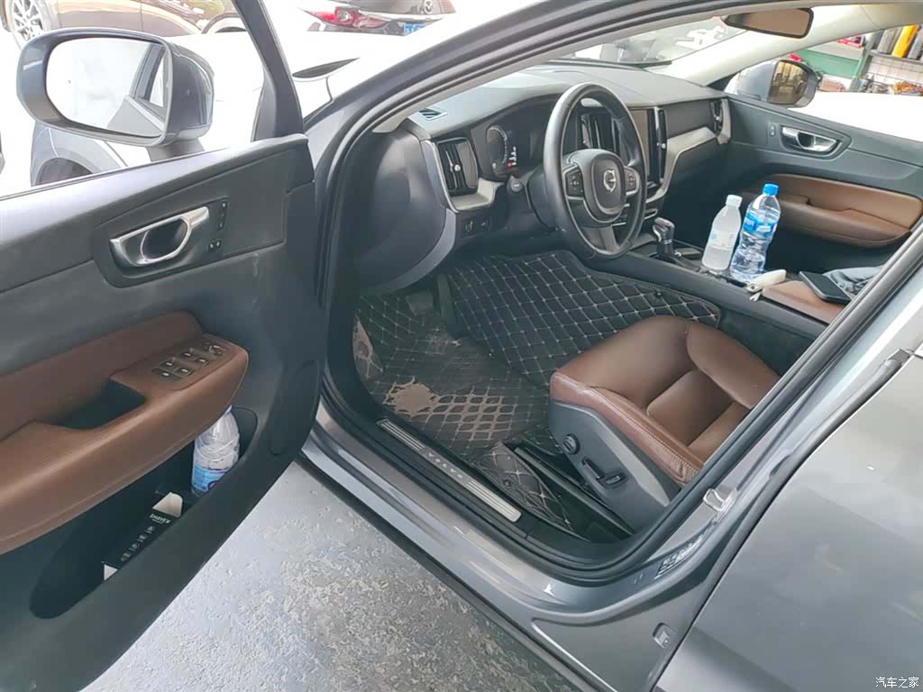 Volvo XC60, 2019 16