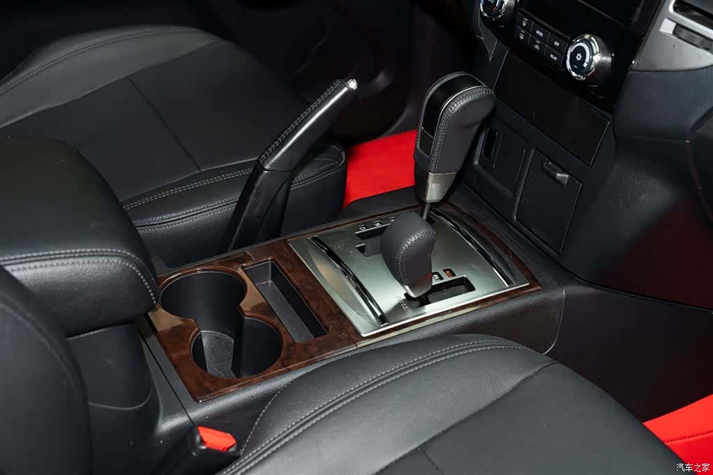 Mitsubishi Pajero, 2026 16