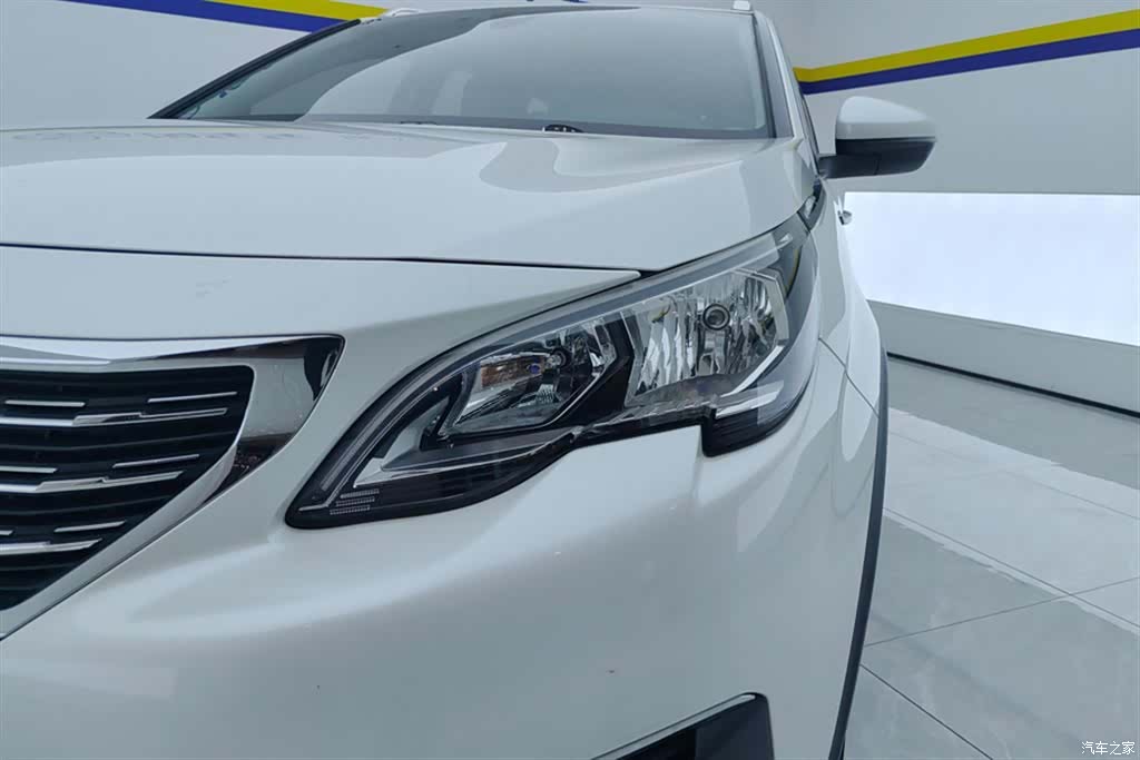Peugeot 5008, 2017 все фото