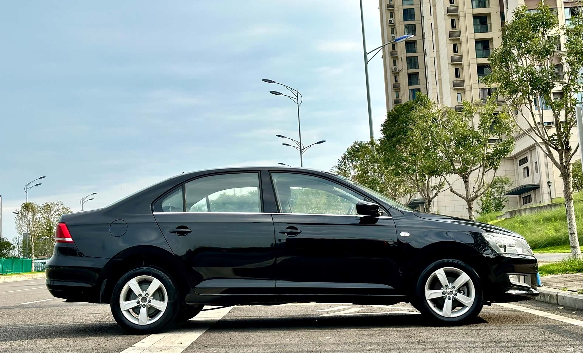 Volkswagen Santana, 2015 10