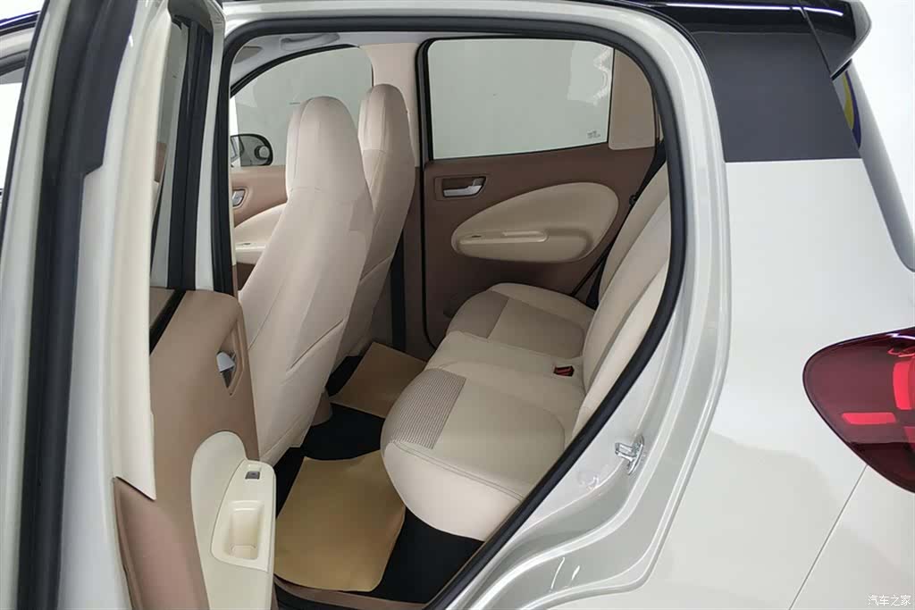 Wuling MINIEV, 2025 11