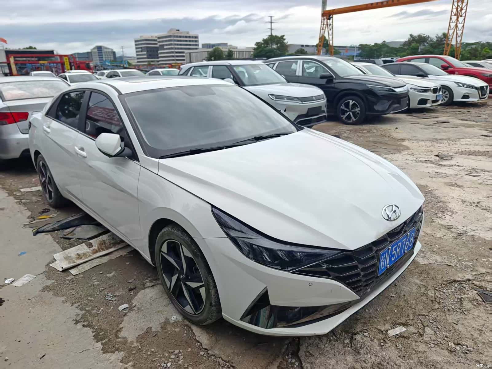 Hyundai Elantra, 2023 3