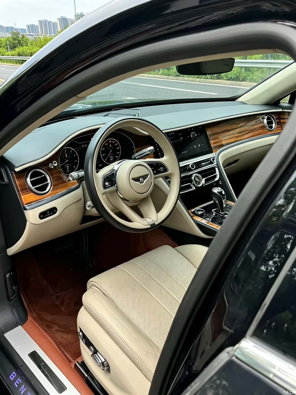 Bentley Flying Spur, 2021 6