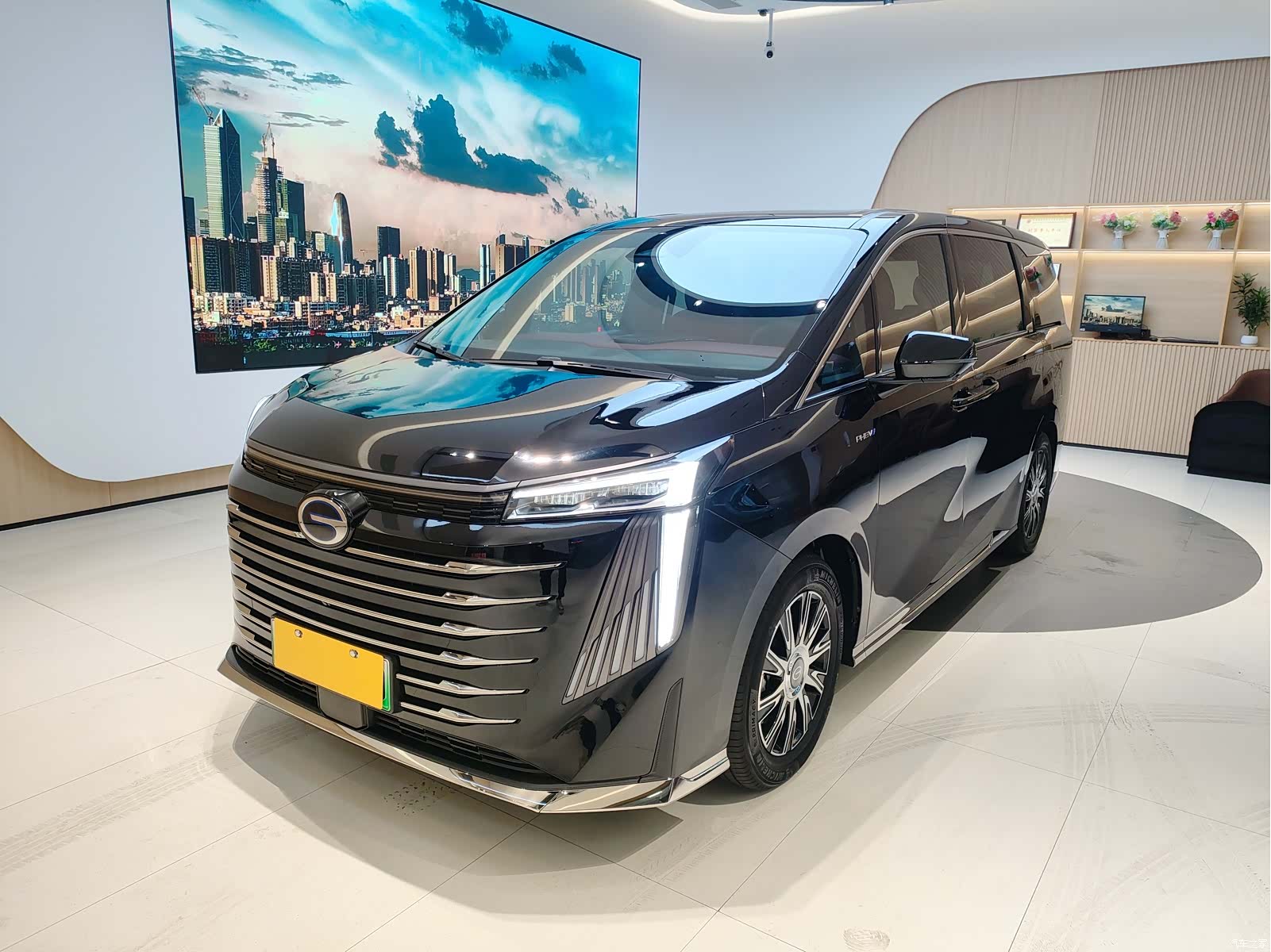 Trumpchi E9, 2026 1