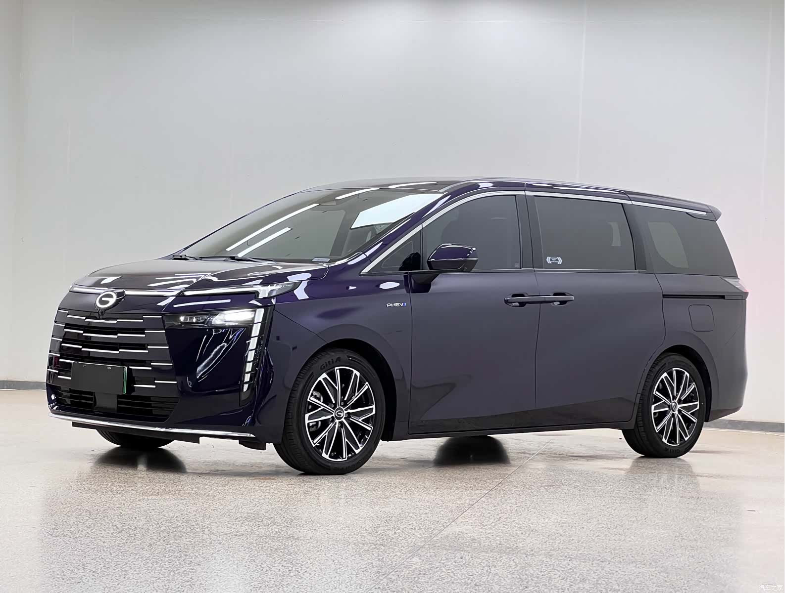Trumpchi E8, 2023 1