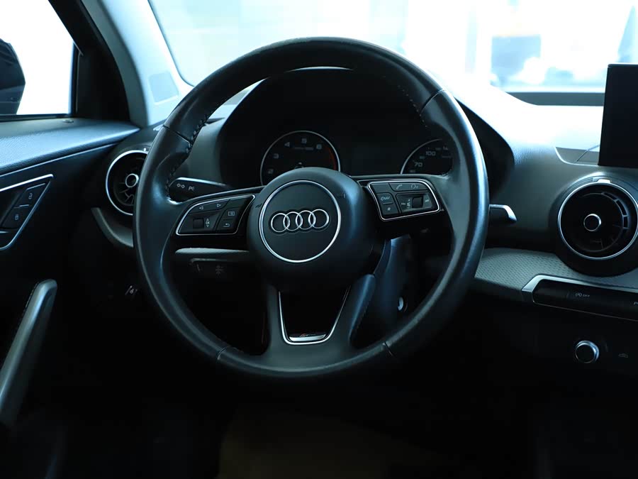 Audi Q2L 2021, фото 16