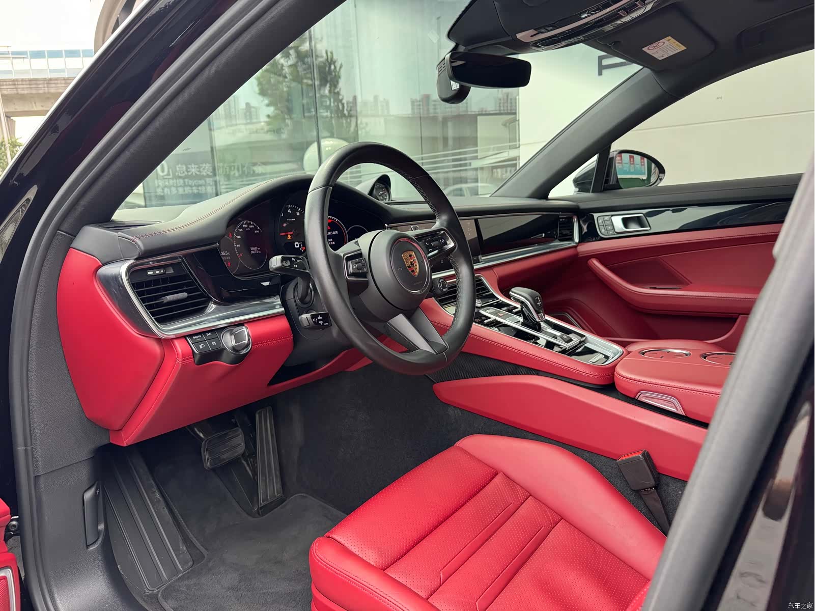 Porsche Panamera, 2023 10