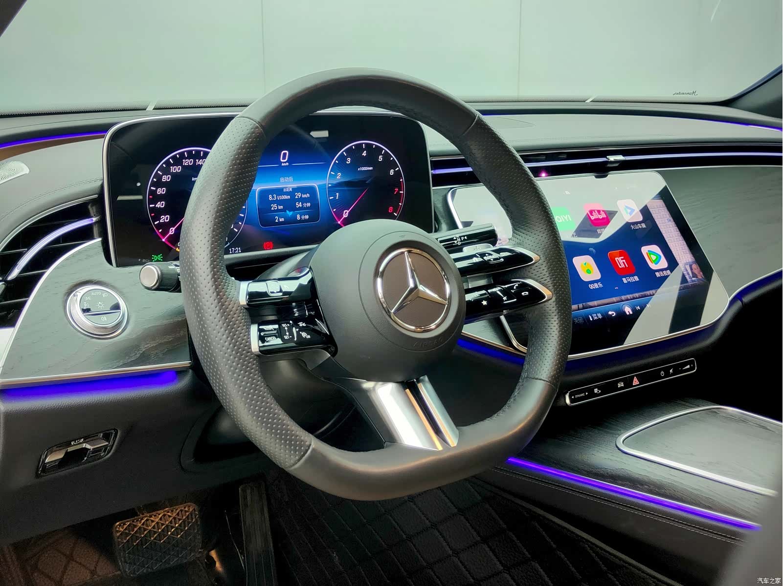 Mercedes-Benz E-Class, 2024 10