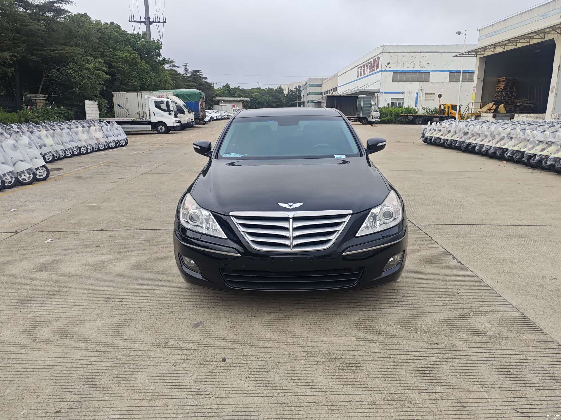 Hyundai BH330, 2011 2