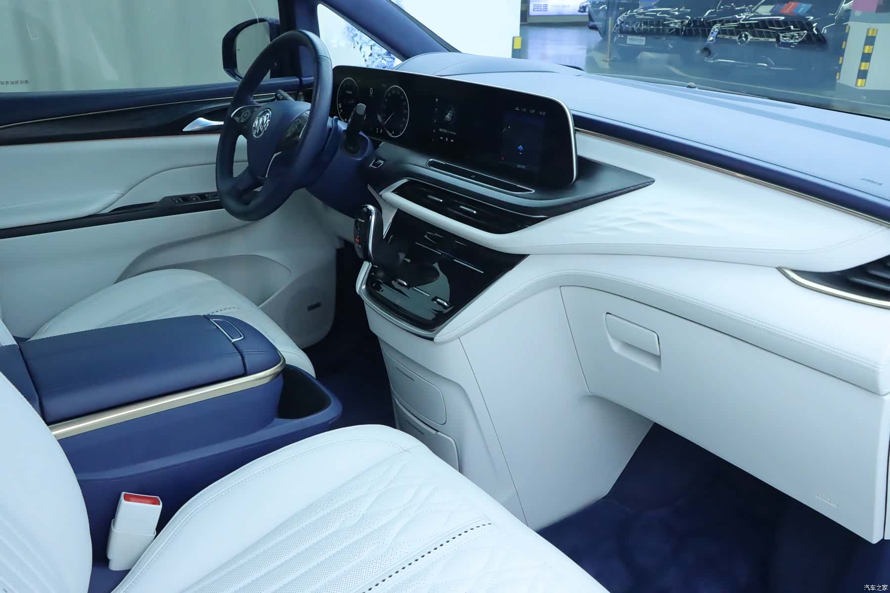 Buick GL8, 2023 9