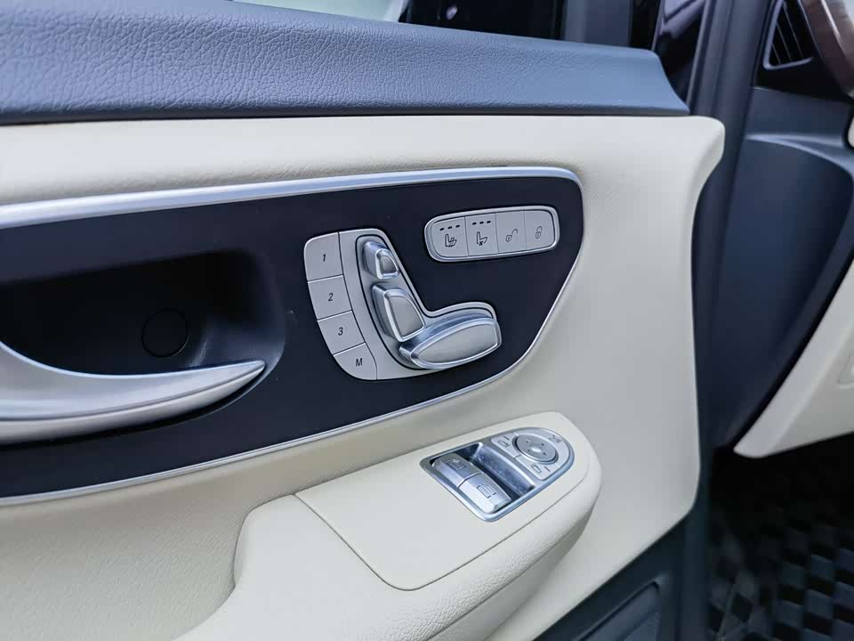 Mercedes-Benz V-class