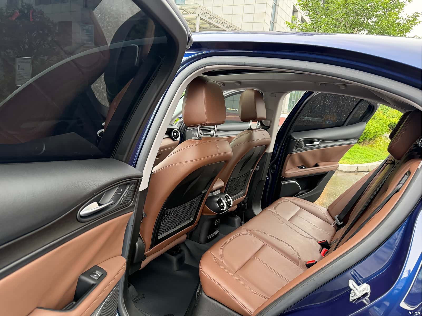 Alfa Romeo Stelvio, 2019 9