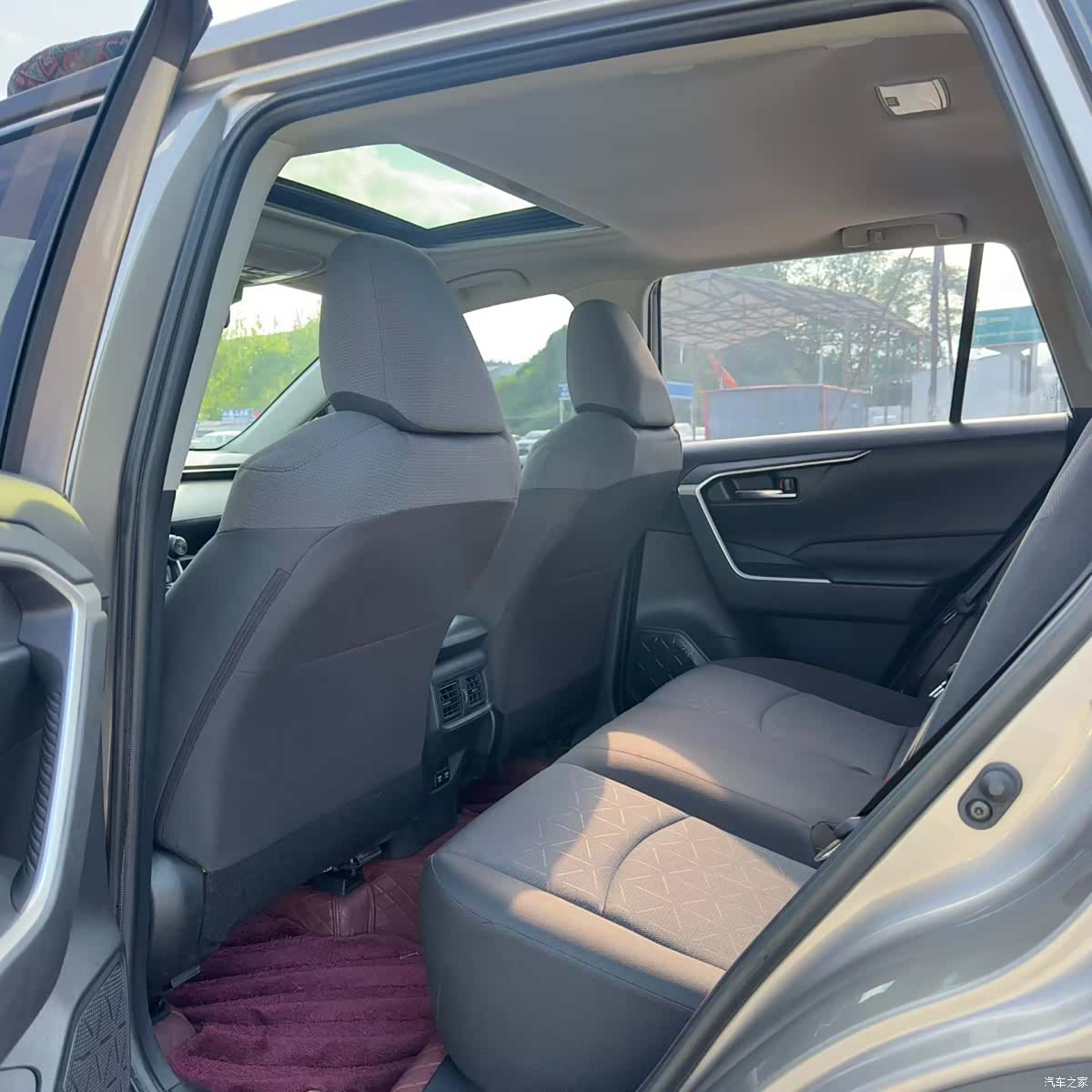 Toyota RAV4, 2020 6