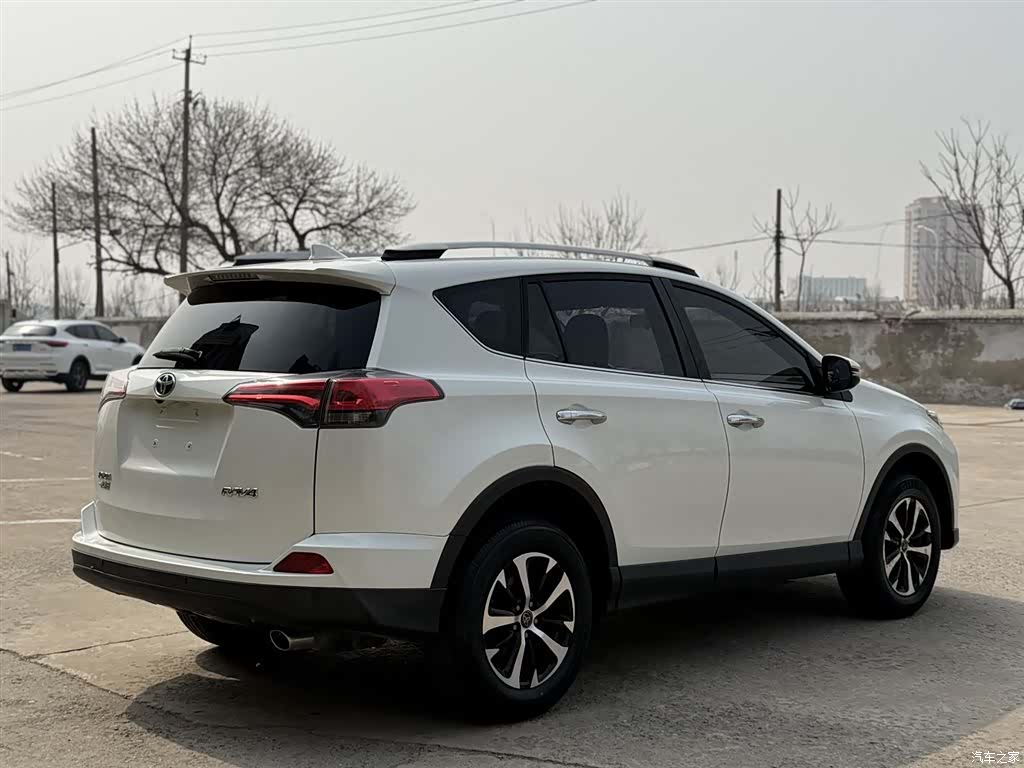 Toyota RAV4, 2019 13
