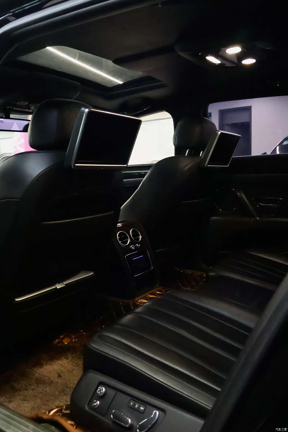 Bentley Flying Spur, 2017 9