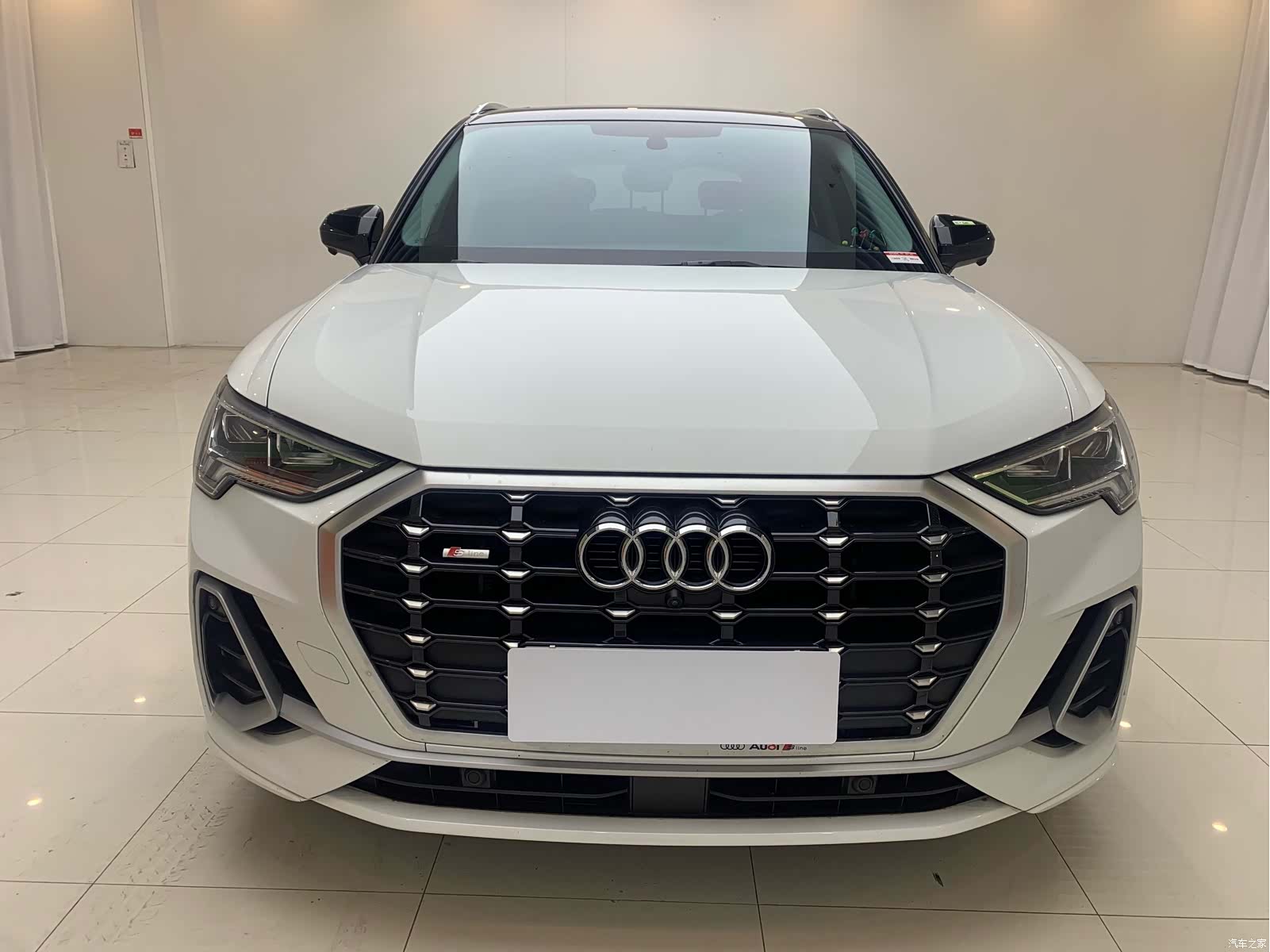Audi Q3, 2023 2