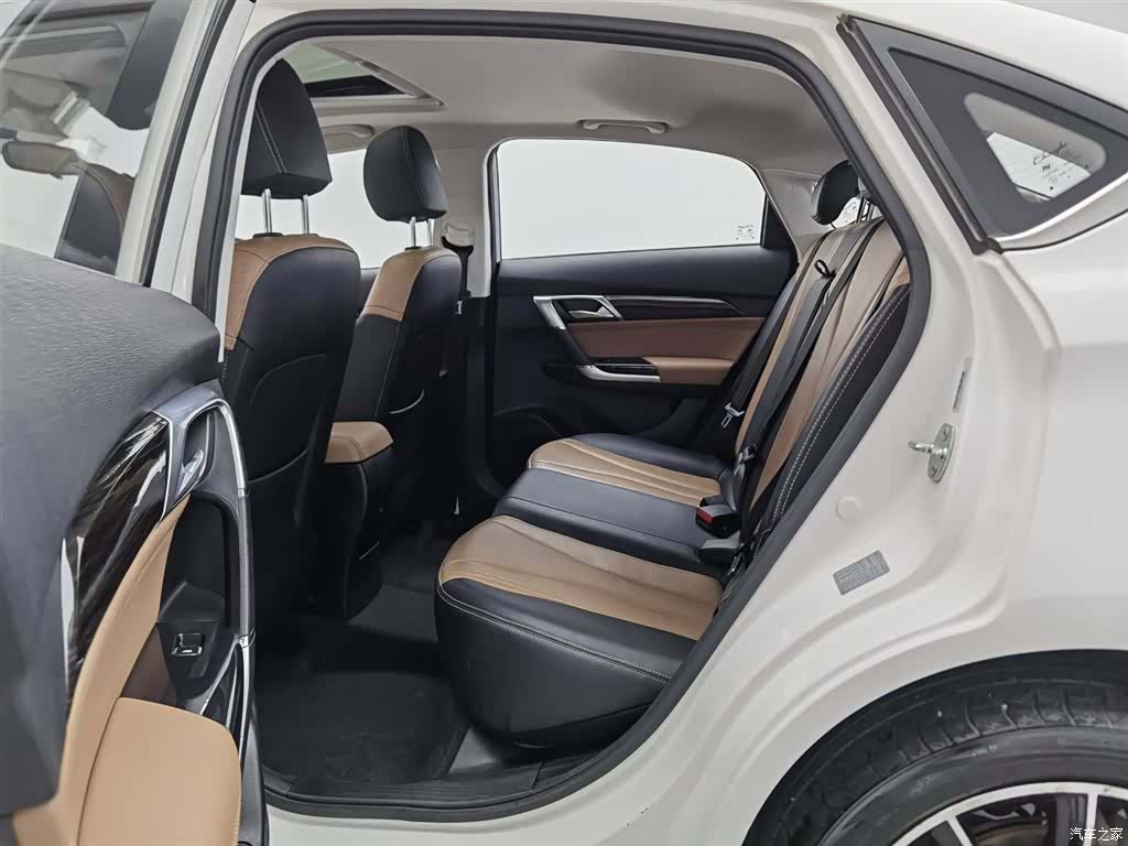 BAIC A6, 2020 15