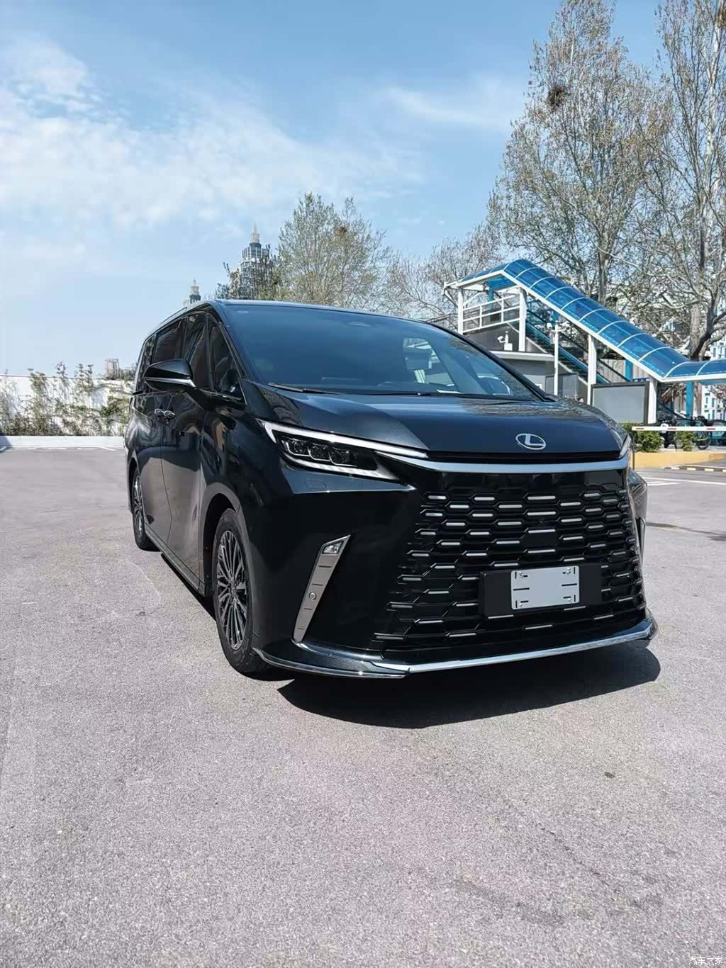 Lexus LM, 2025 2