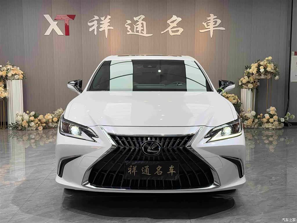 Lexus ES, 2023 2