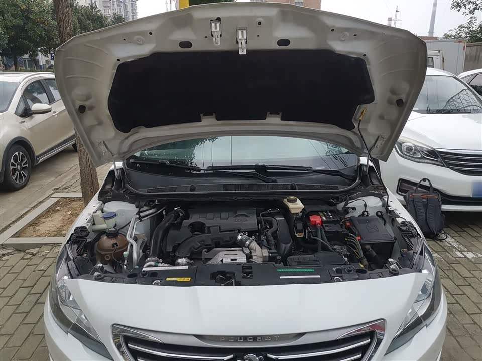 Peugeot 408