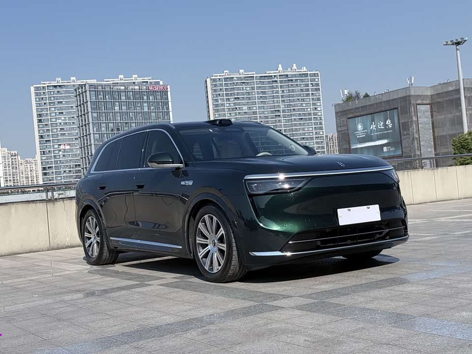 AITO Ask the world M8