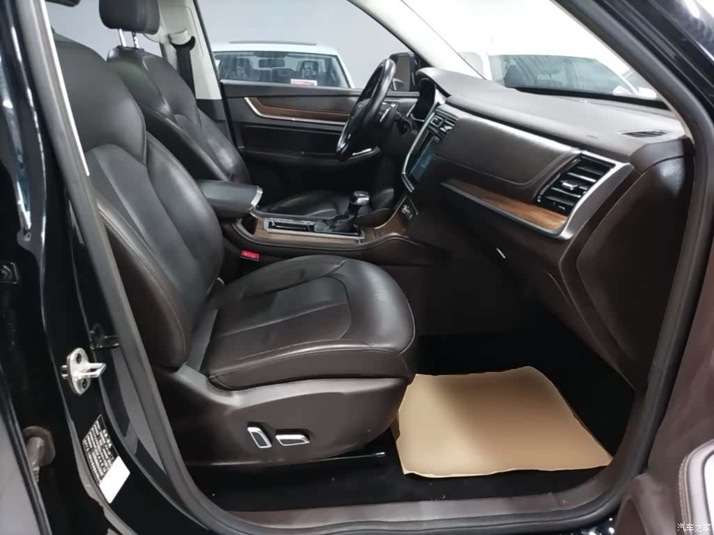 Roewe RX8, 2021 25