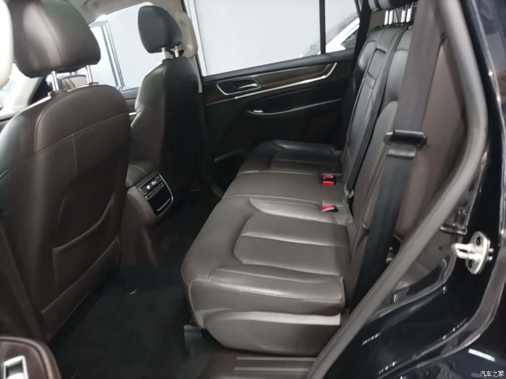 Roewe RX8, 2021 17