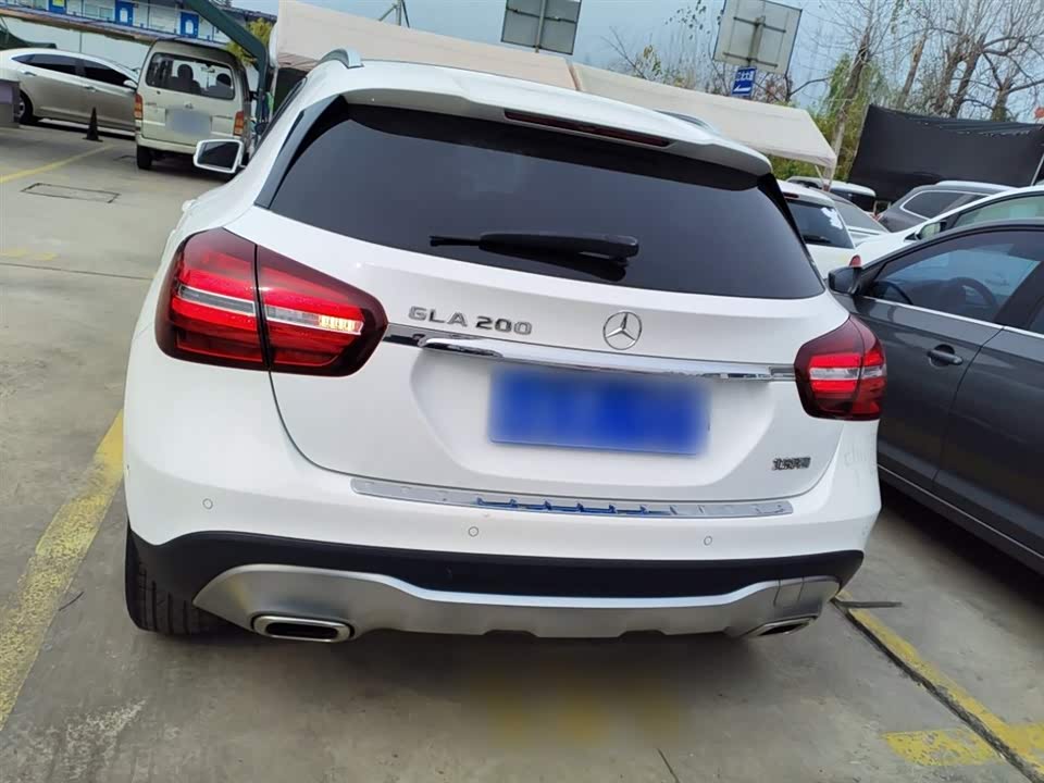 Mercedes-Benz GLA
