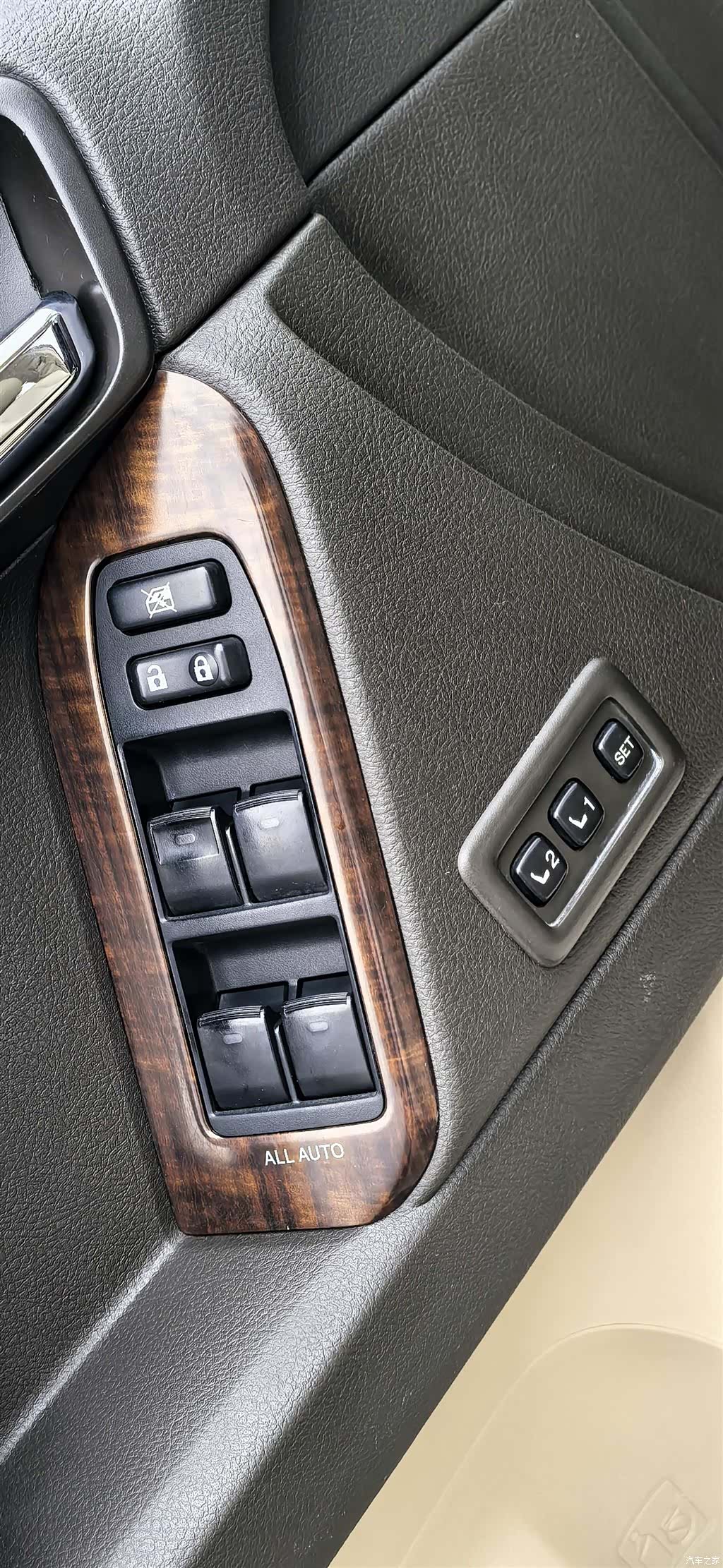 Toyota Prado, 2011 24