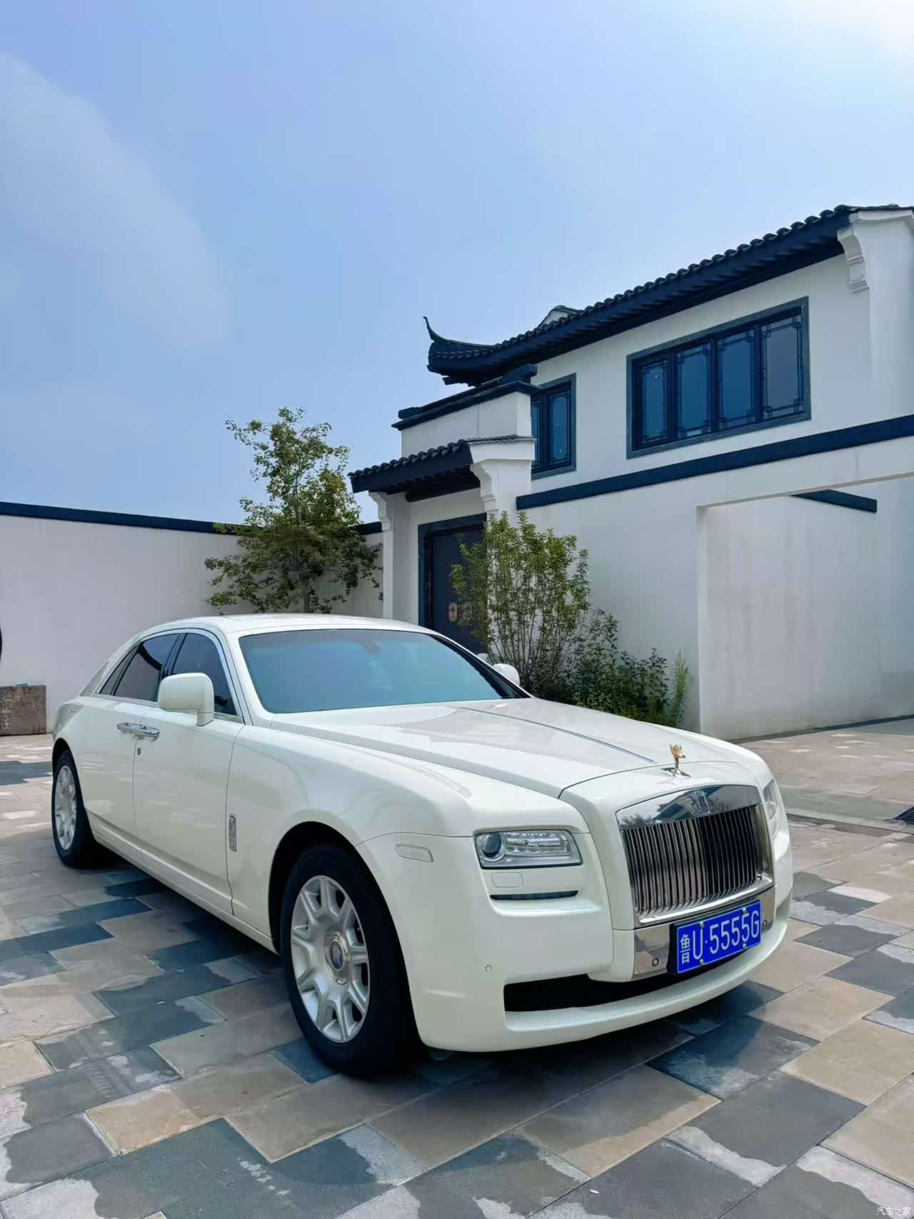 Rolls-Royce Ghost, 2011 2