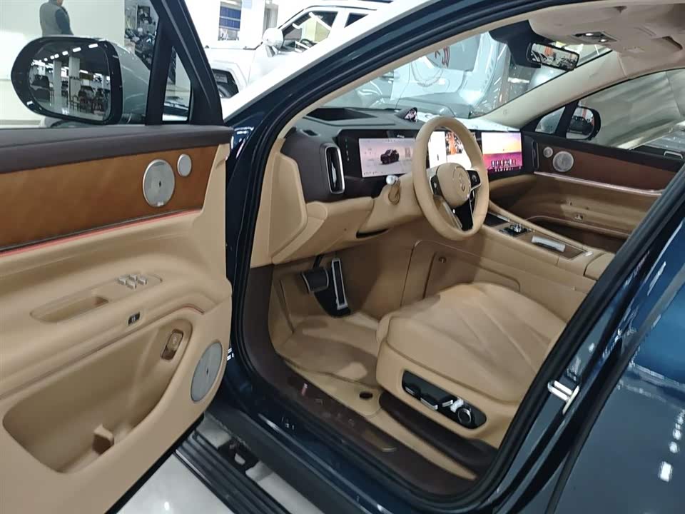 AITO Ask the world M9