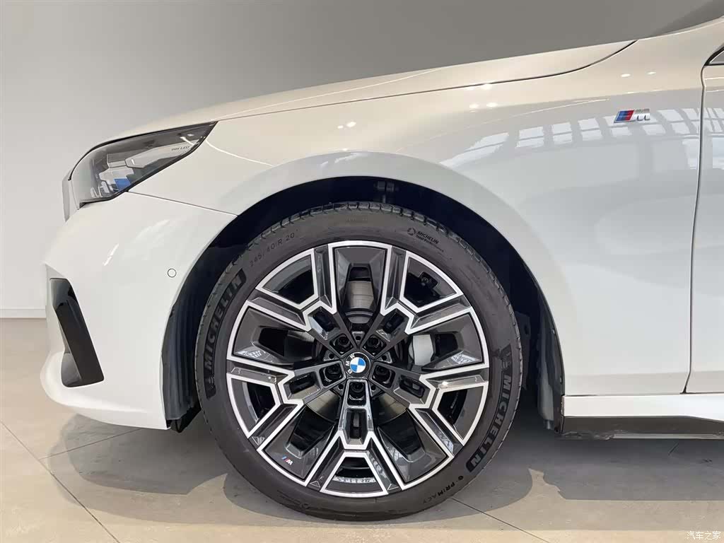 BMW 5 Series, 2025 15