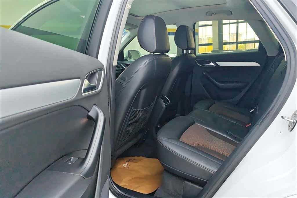 Audi Q3, 2018 11