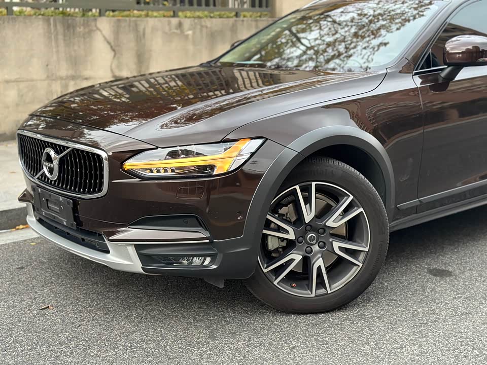 Volvo V90