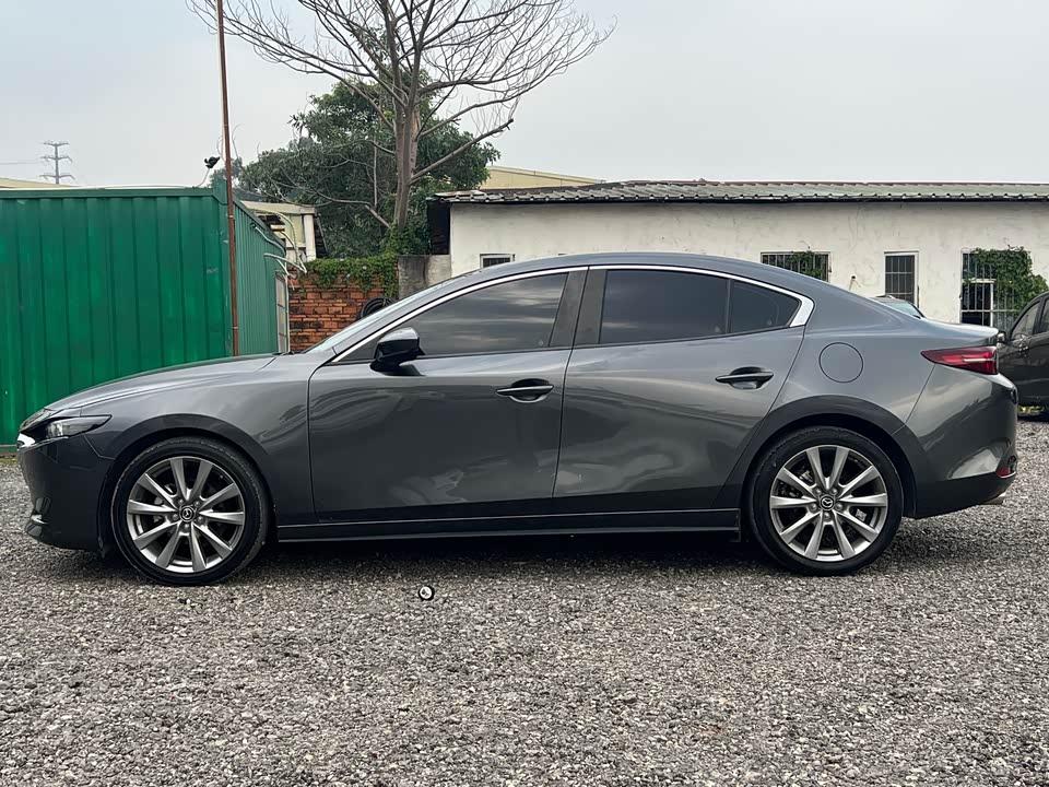 Mazda 3 Angkesaila