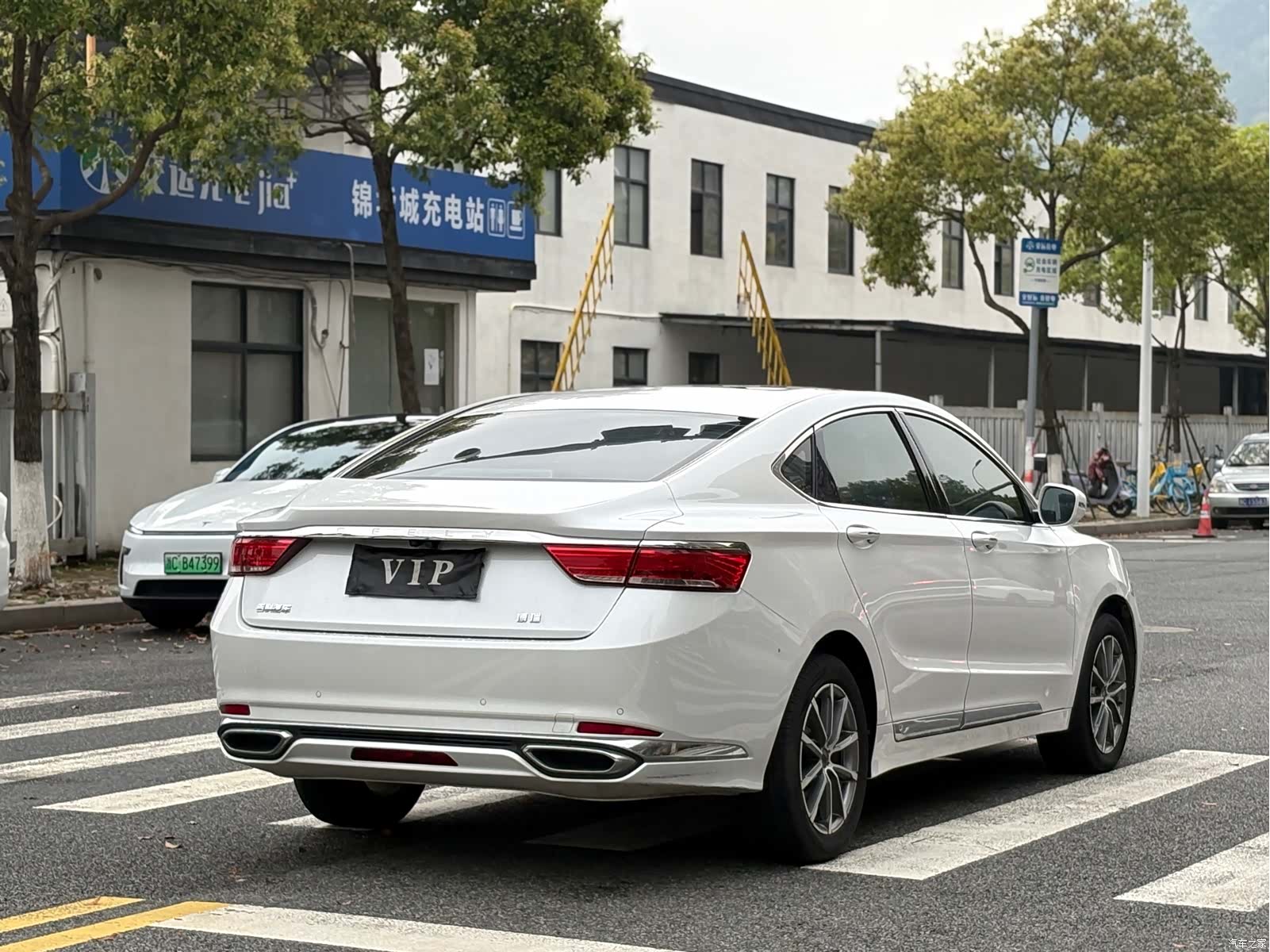 Geely +, 2021 все фото