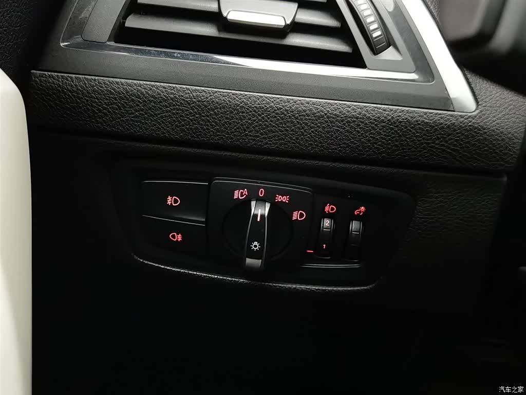 BMW 1 Series, 2019 21