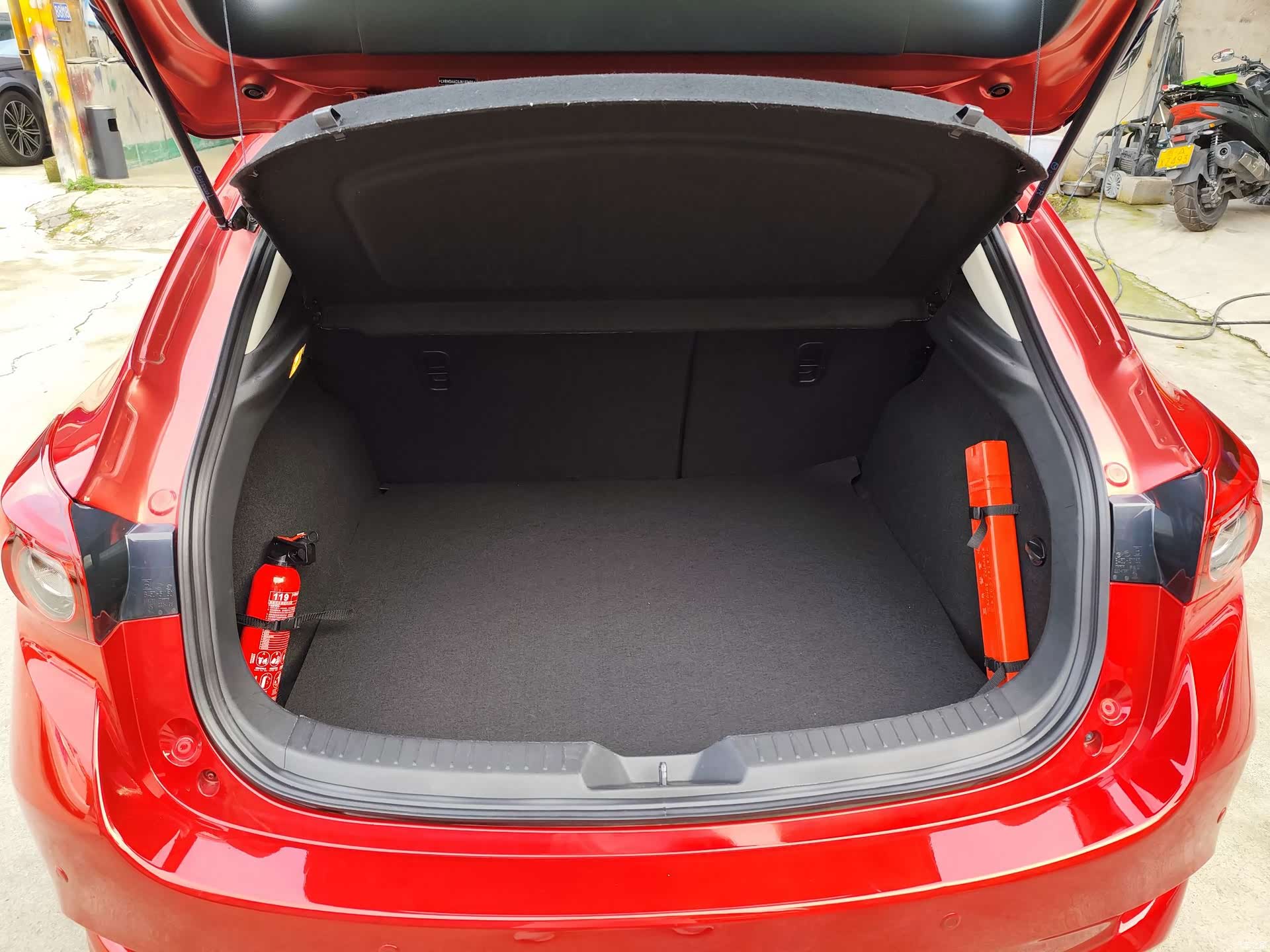 Mazda Mazda3, 2018 12