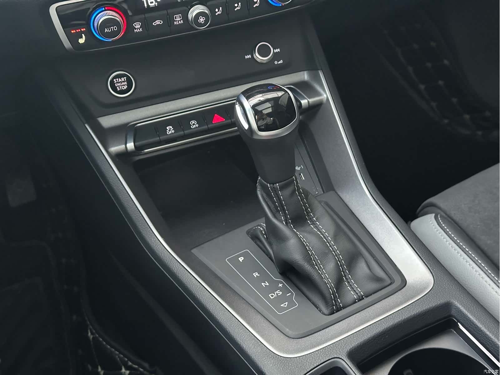 Audi Q3, 2023 13