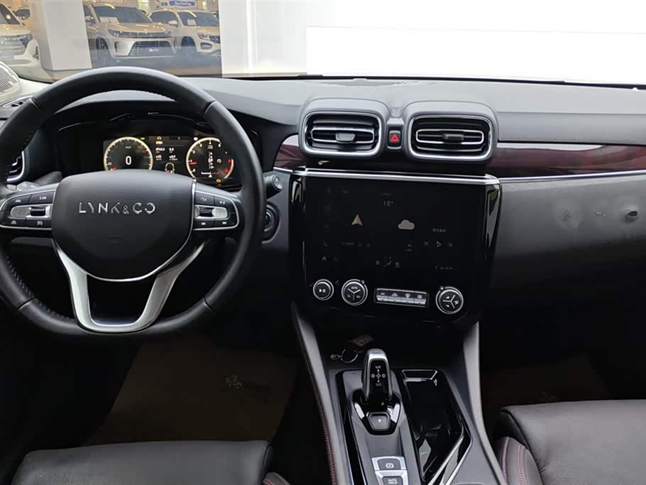 Lynk & Co 02