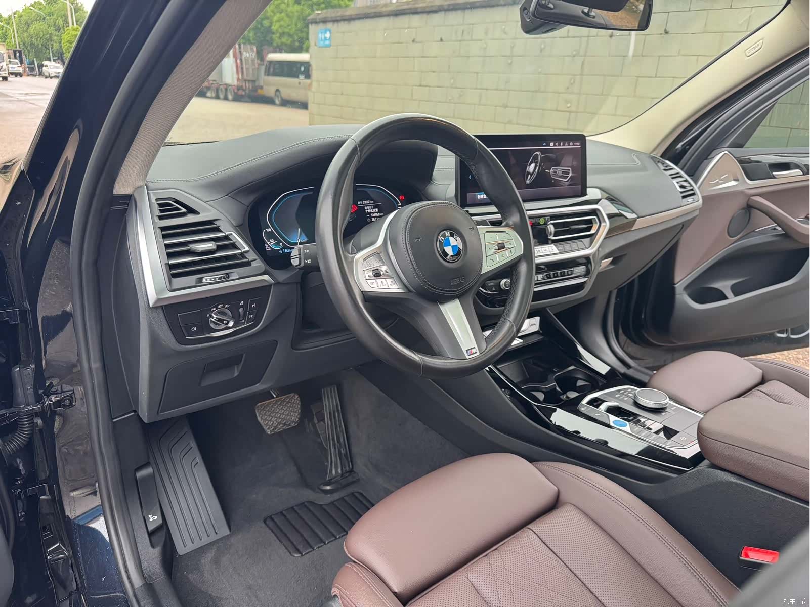 BMW iX3, 2023 4