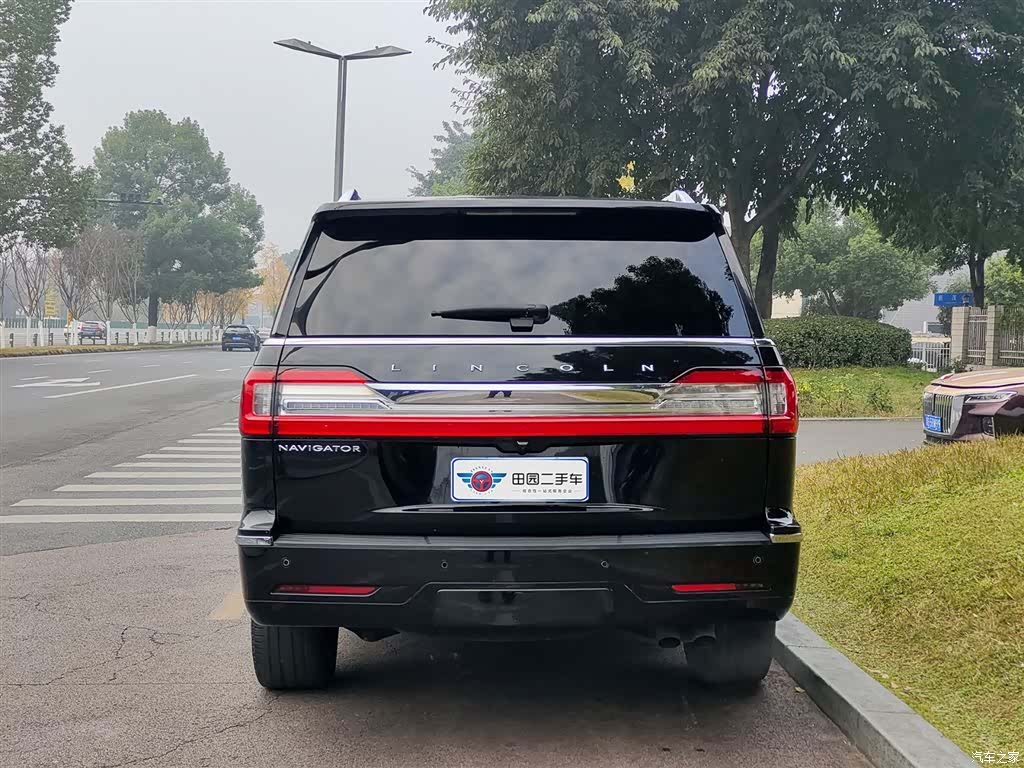Lincoln Navigator, 2022 все фото